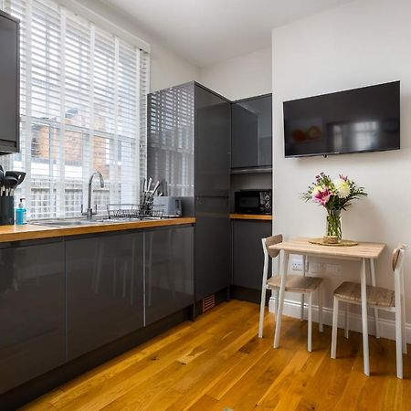 Contemporary Ground Floor Apartment - Town Centre With Parking! Челтенхам Экстерьер фото