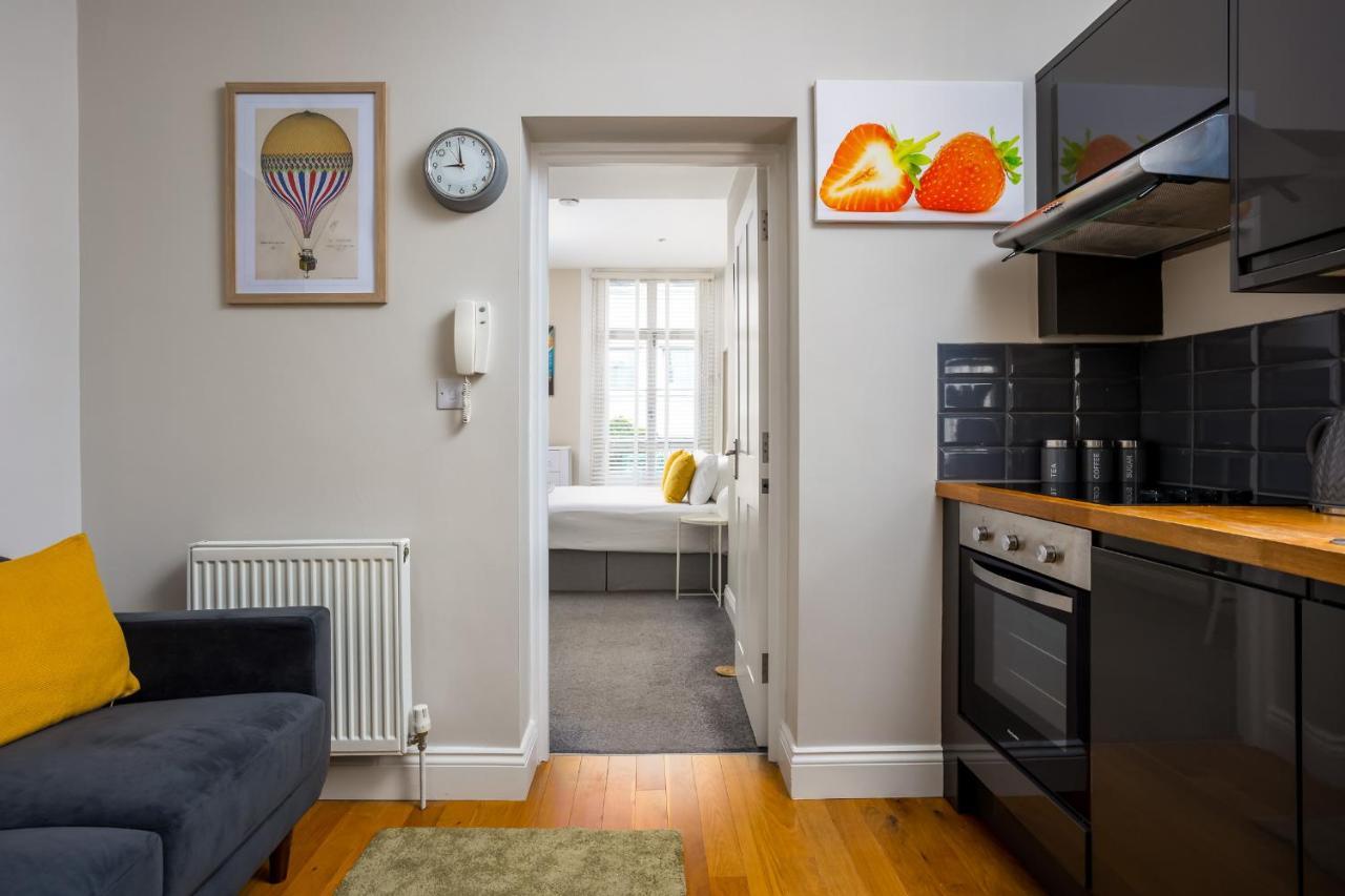 Contemporary Ground Floor Apartment - Town Centre With Parking! Челтенхам Экстерьер фото